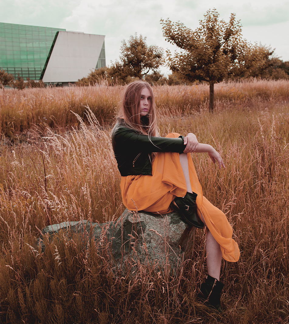 Das gelbe Maxikleid von YAS Festival